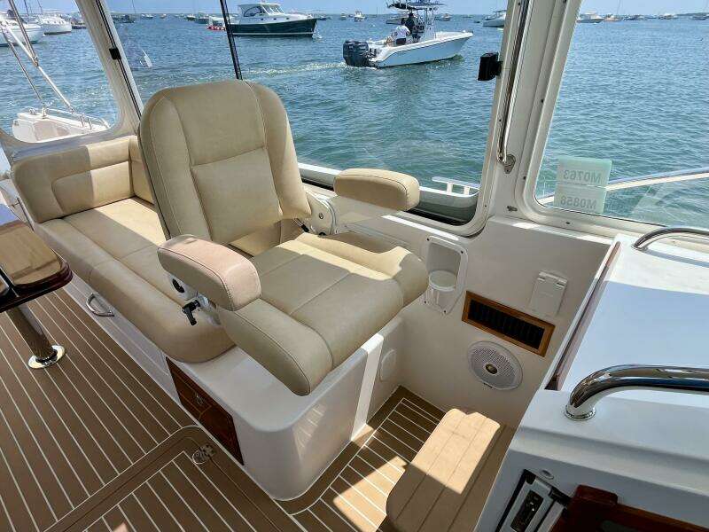 Waterlee 35ft MJM Yacht For Sale