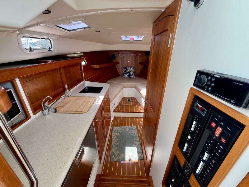 Waterlee 35ft MJM Yacht For Sale