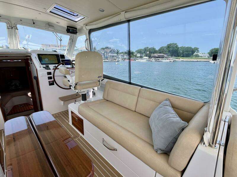 Waterlee 35ft MJM Yacht For Sale