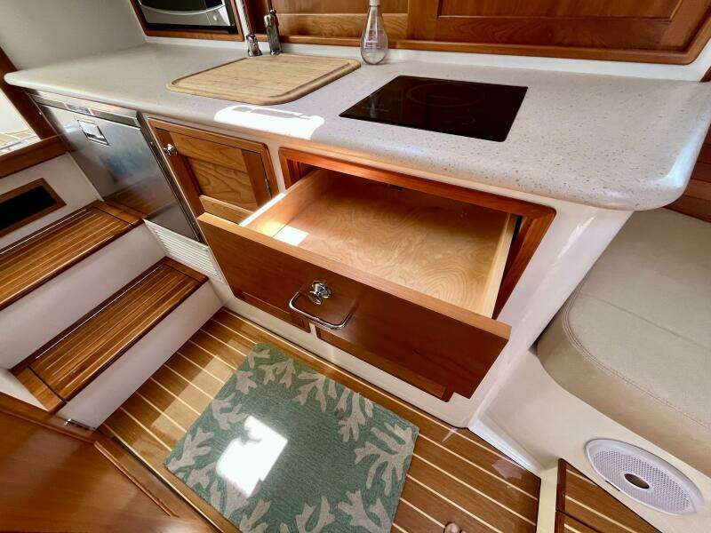 Waterlee 35ft MJM Yacht For Sale