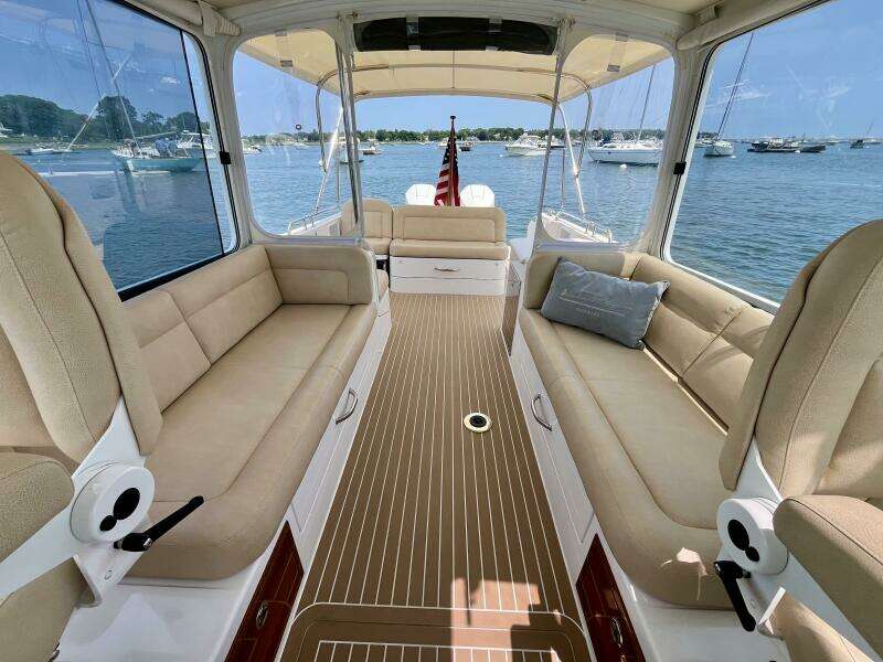 Waterlee 35ft MJM Yacht For Sale