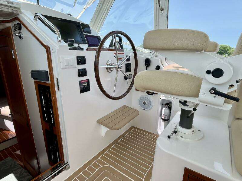 Waterlee 35ft MJM Yacht For Sale