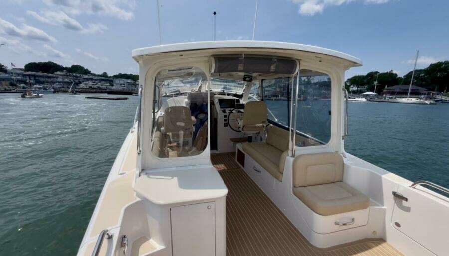Waterlee 35ft MJM Yacht For Sale