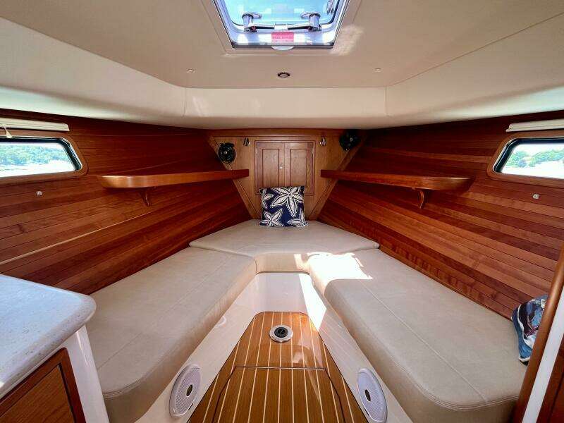Waterlee 35ft MJM Yacht For Sale