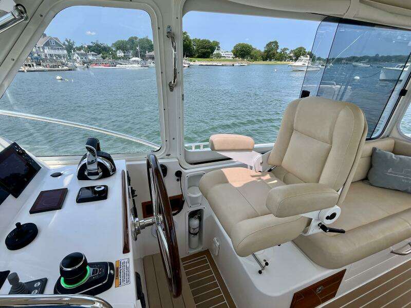 Waterlee 35ft MJM Yacht For Sale
