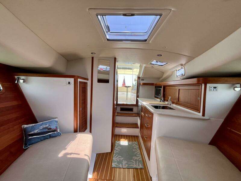 Waterlee 35ft MJM Yacht For Sale
