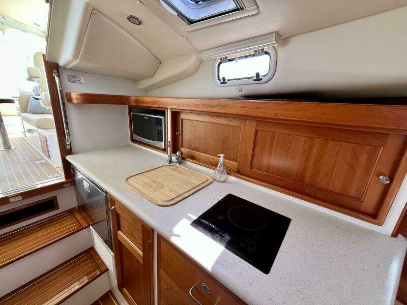 Waterlee 35ft MJM Yacht For Sale
