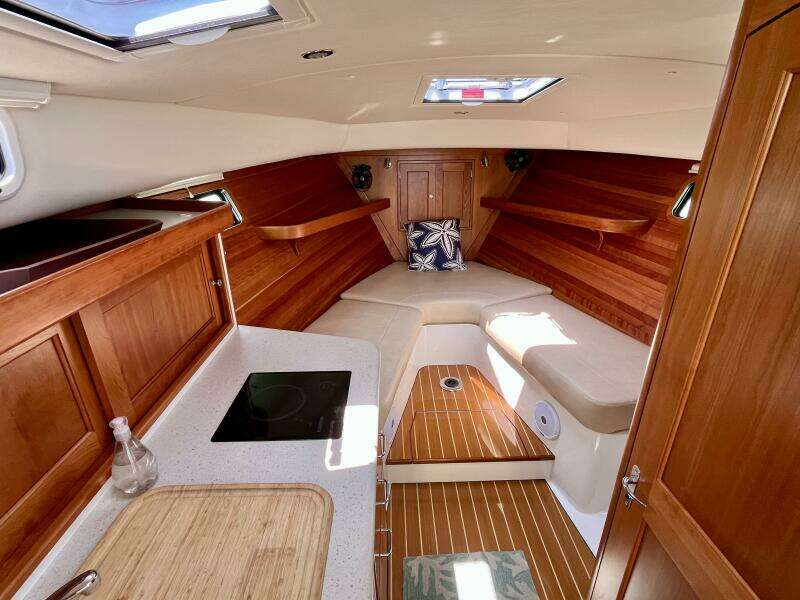 Waterlee 35ft MJM Yacht For Sale