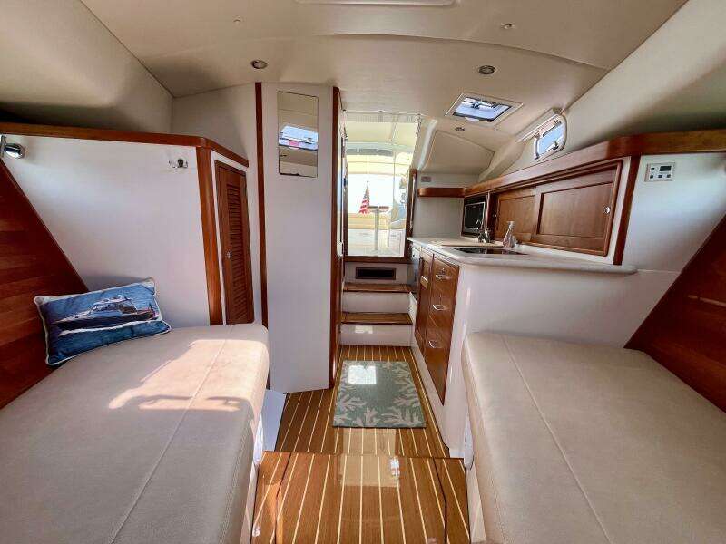 Waterlee 35ft MJM Yacht For Sale