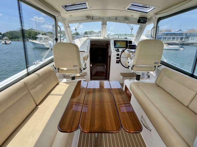 Waterlee 35ft MJM Yacht For Sale
