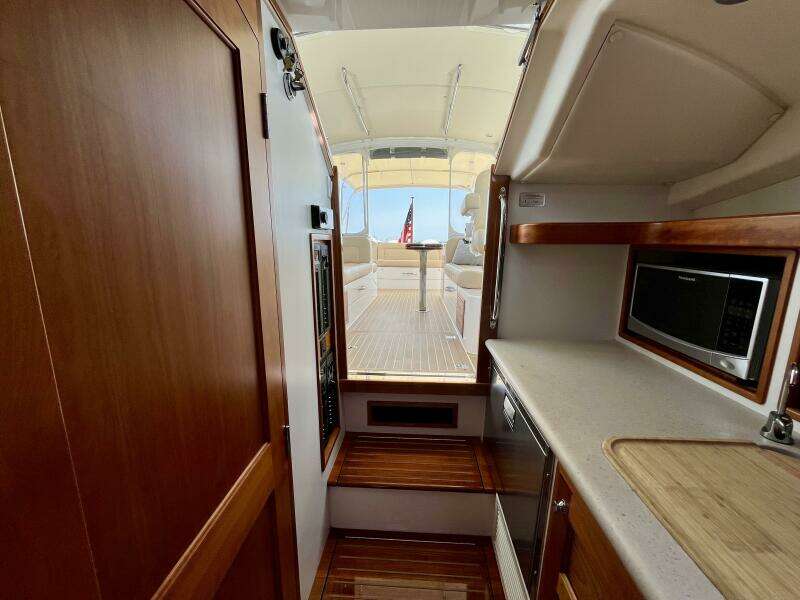 Waterlee 35ft MJM Yacht For Sale