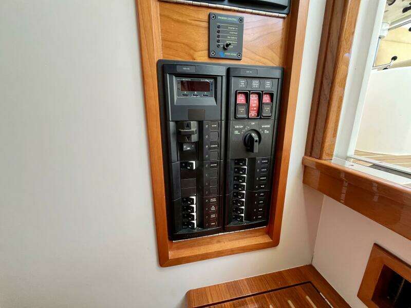Waterlee 35ft MJM Yacht For Sale