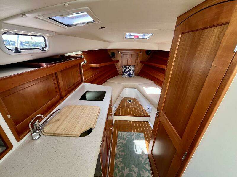 Waterlee 35ft MJM Yacht For Sale