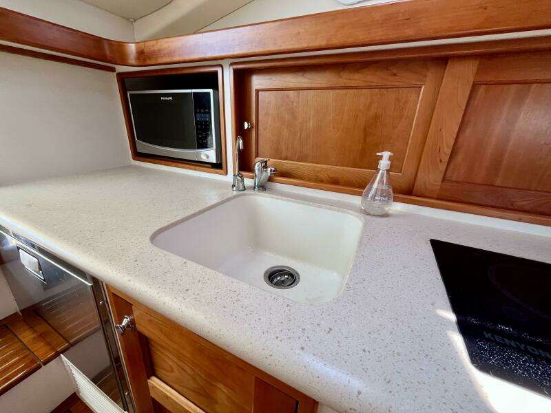 Waterlee 35ft MJM Yacht For Sale