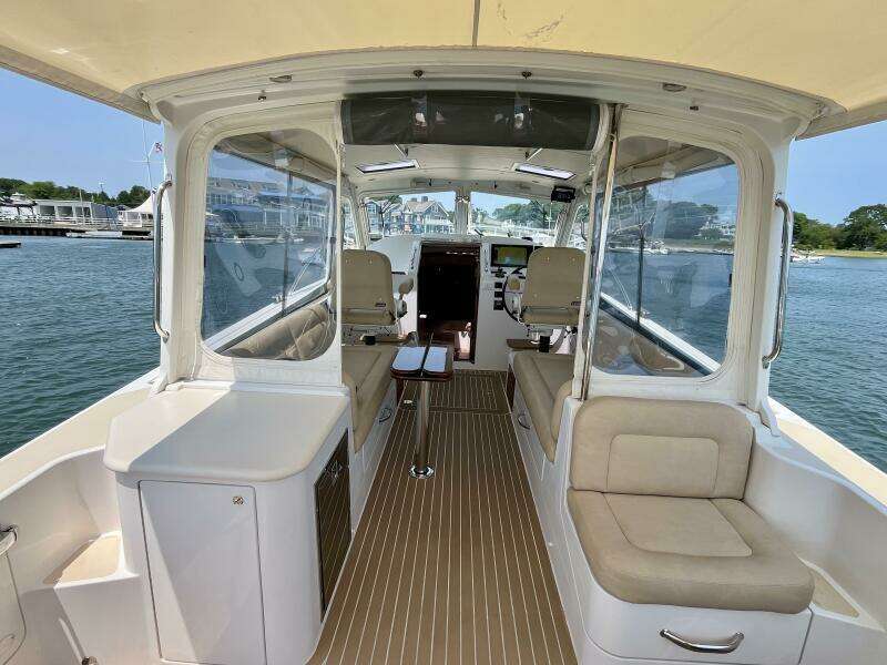 Waterlee 35ft MJM Yacht For Sale