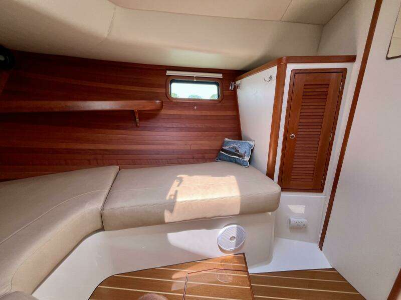 Waterlee 35ft MJM Yacht For Sale