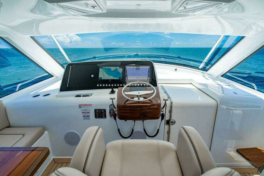 35ft Hatteras Yacht For Sale