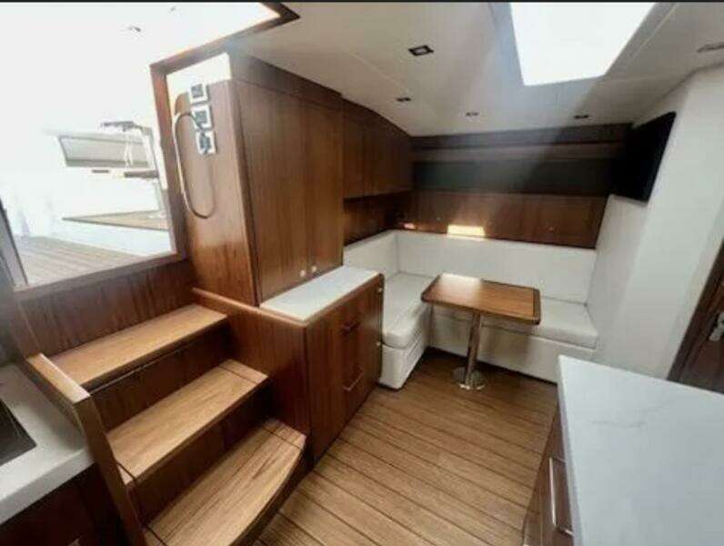 35ft Hatteras Yacht For Sale