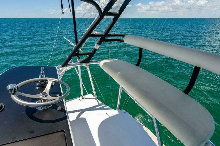 35ft Hatteras Yacht For Sale