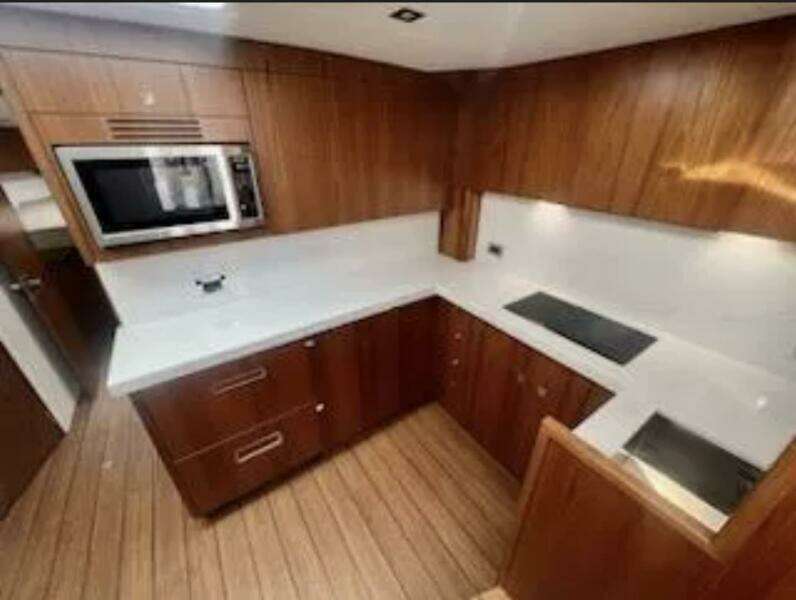 35ft Hatteras Yacht For Sale