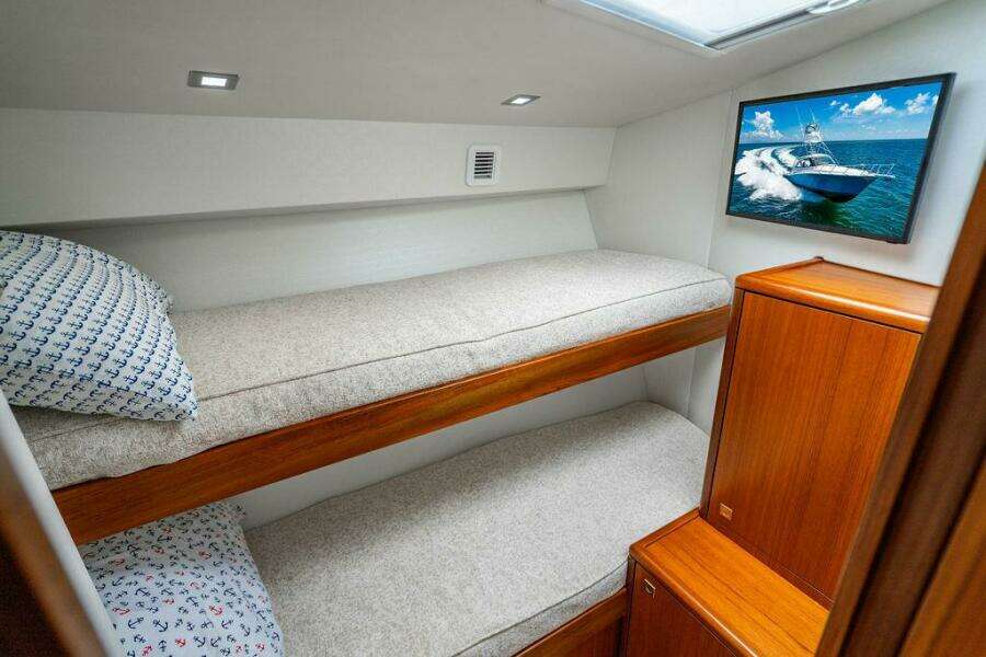 35ft Hatteras Yacht For Sale