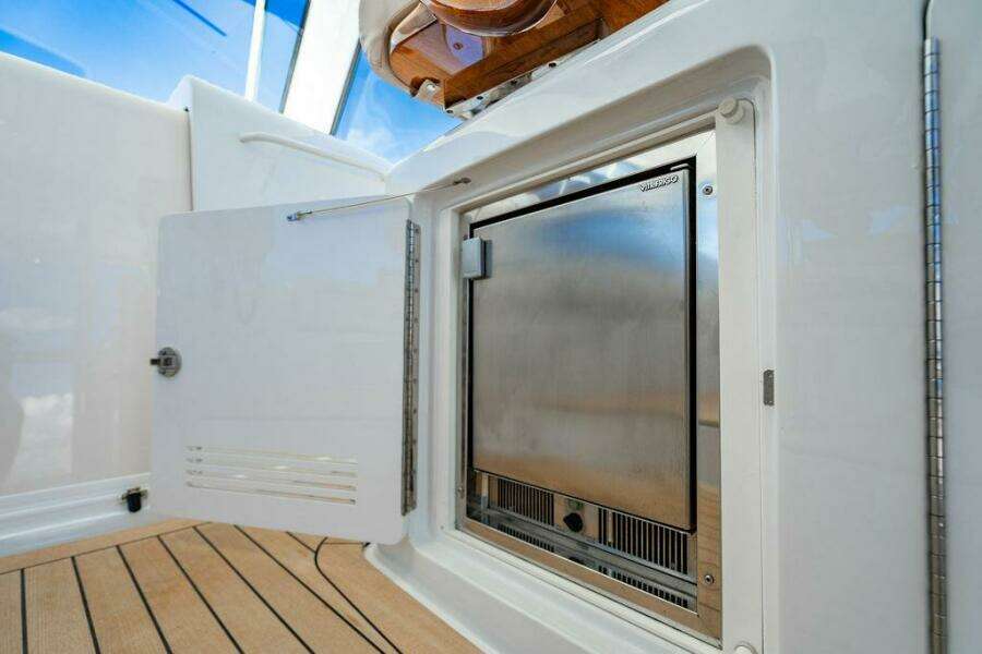 35ft Hatteras Yacht For Sale