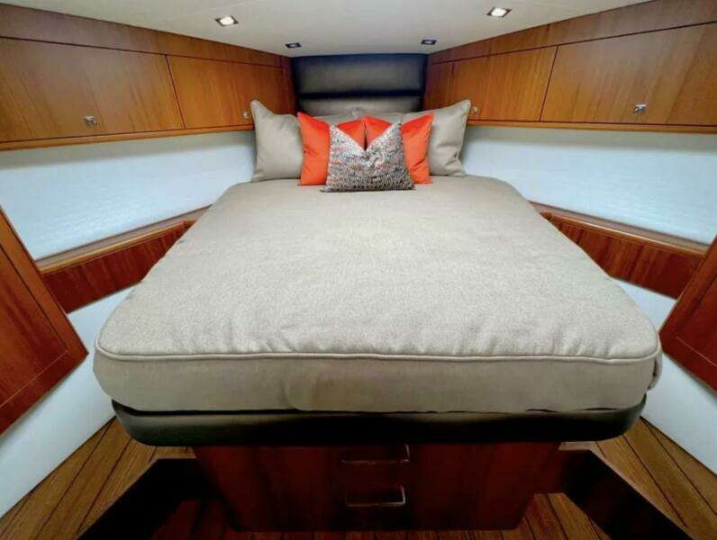35ft Hatteras Yacht For Sale