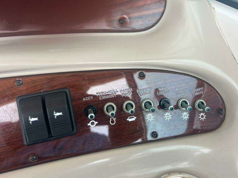 Doc Sew Fine 26ft Sea Ray Yacht For Sale