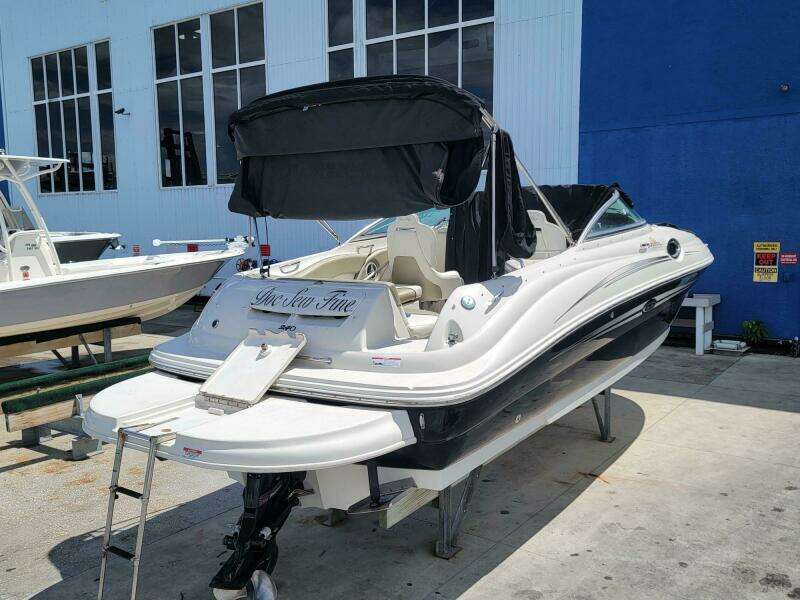 Doc Sew Fine 26ft Sea Ray Yacht For Sale