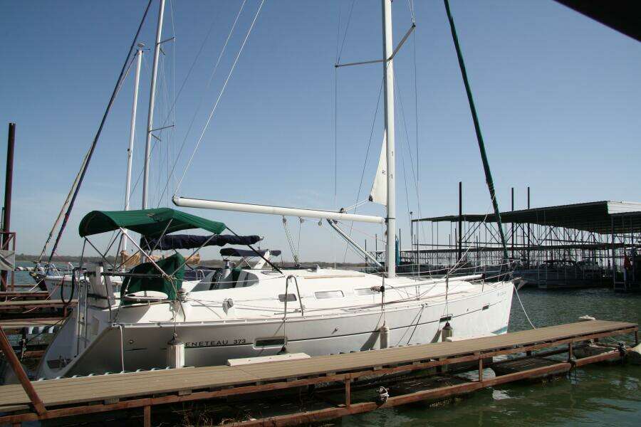 37ft Beneteau Yacht For Sale