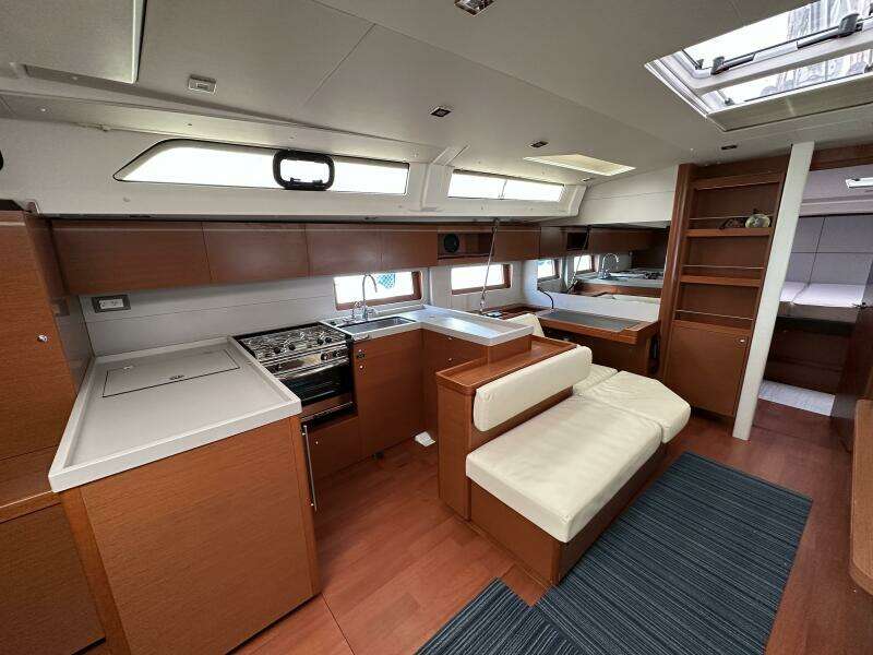 VITAE MAGNA 51ft Beneteau Yacht For Sale