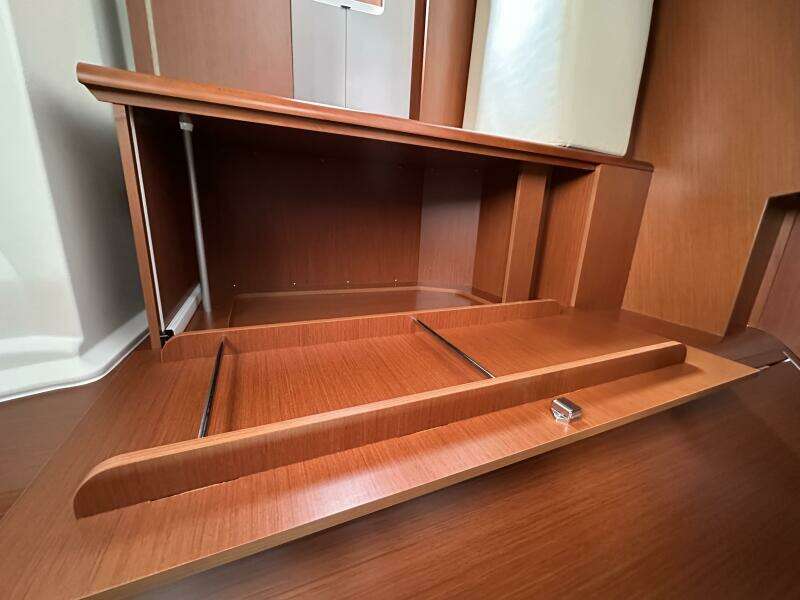 VITAE MAGNA 51ft Beneteau Yacht For Sale