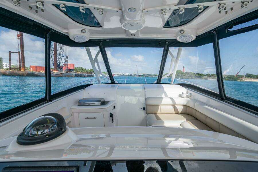 KIRBY 107 35ft Everglades Yacht For Sale