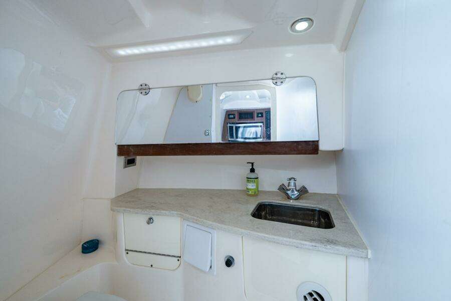 KIRBY 107 35ft Everglades Yacht For Sale