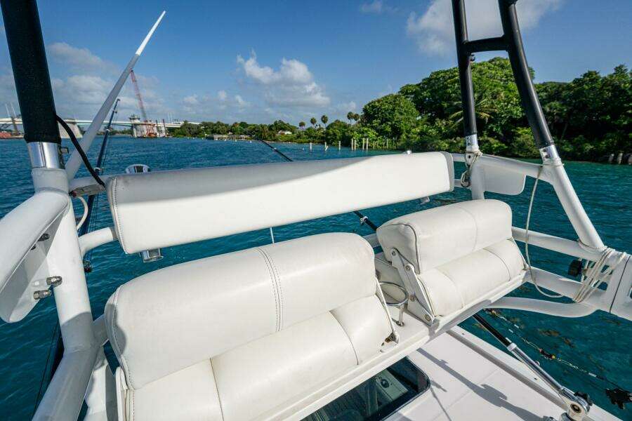 KIRBY 107 35ft Everglades Yacht For Sale