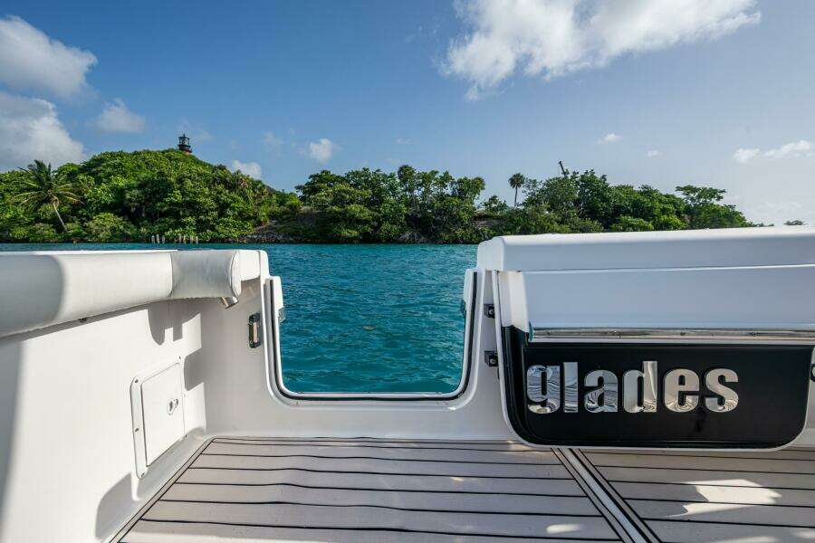 KIRBY 107 35ft Everglades Yacht For Sale