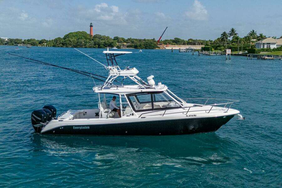 KIRBY 107 35ft Everglades Yacht For Sale