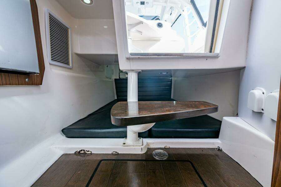 KIRBY 107 35ft Everglades Yacht For Sale