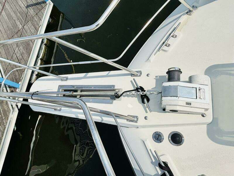 LIQUID ASSET 38ft Carver Yacht For Sale