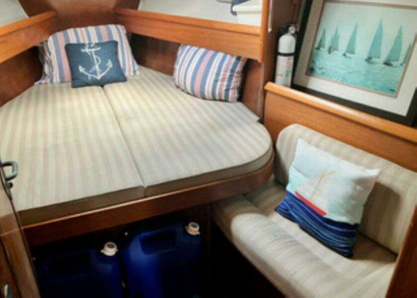 43ft Jeanneau Yacht For Sale