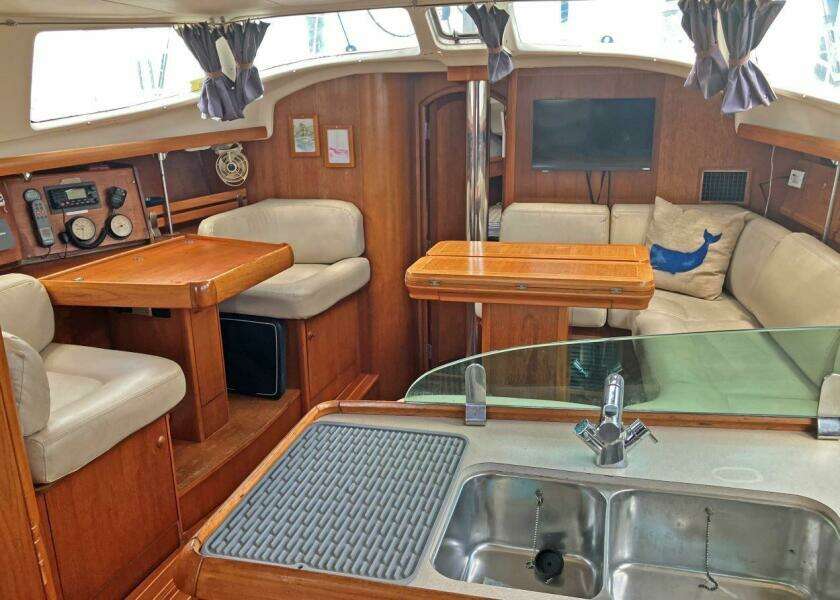 43ft Jeanneau Yacht For Sale