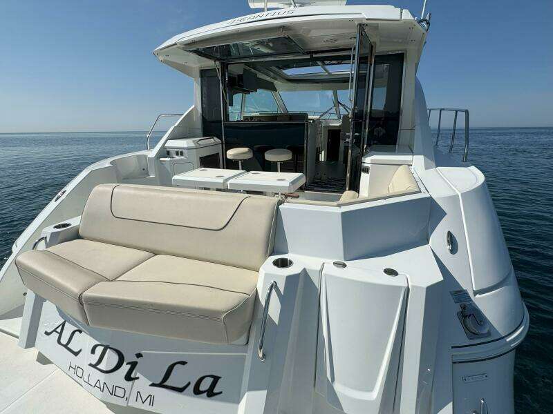 45ft Cruisers Yachts Yacht For Sale