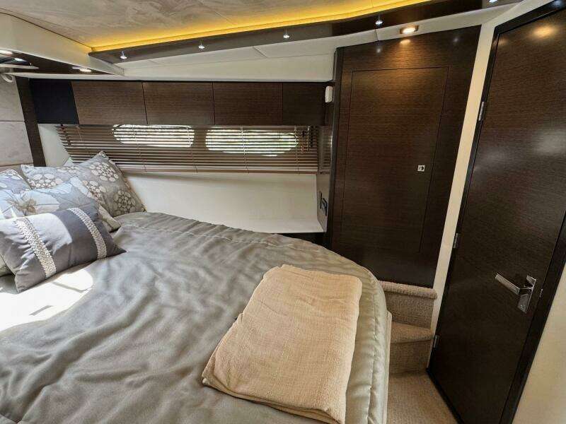 45ft Cruisers Yachts Yacht For Sale
