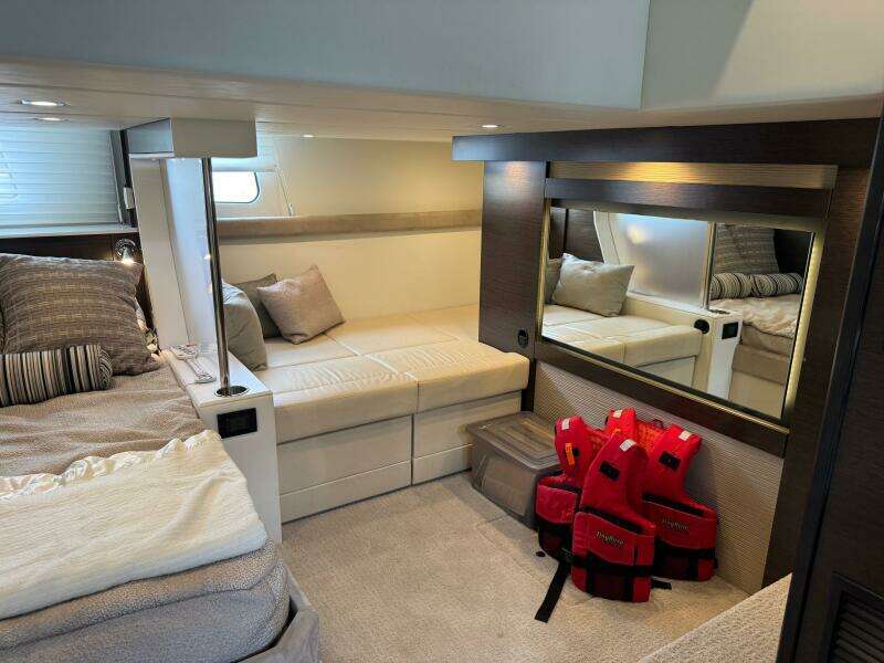 45ft Cruisers Yachts Yacht For Sale