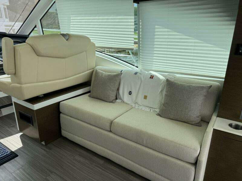 45ft Cruisers Yachts Yacht For Sale