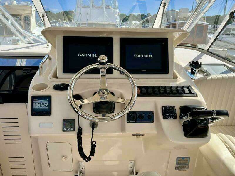 33ft Grady White Yacht For Sale