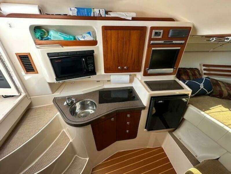 33ft Grady White Yacht For Sale