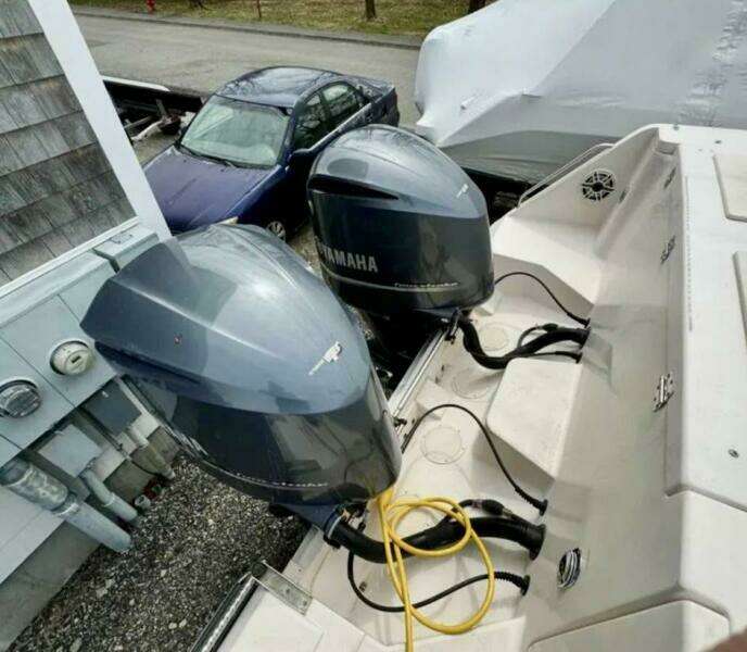 33ft Grady White Yacht For Sale