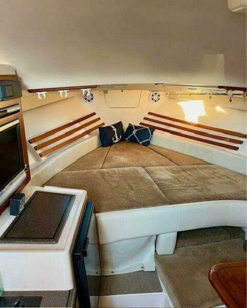 33ft Grady White Yacht For Sale