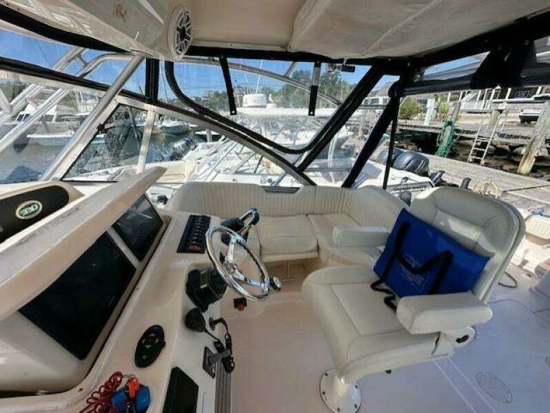 33ft Grady White Yacht For Sale